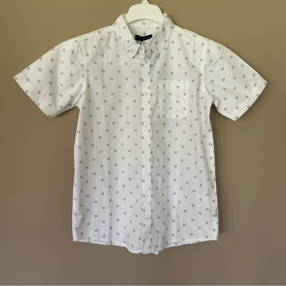 NWT White  Short Sleeve Button Shirt Boys Youth Large  Silver Jeans Tic Tac Toe - Picture 6 of 9